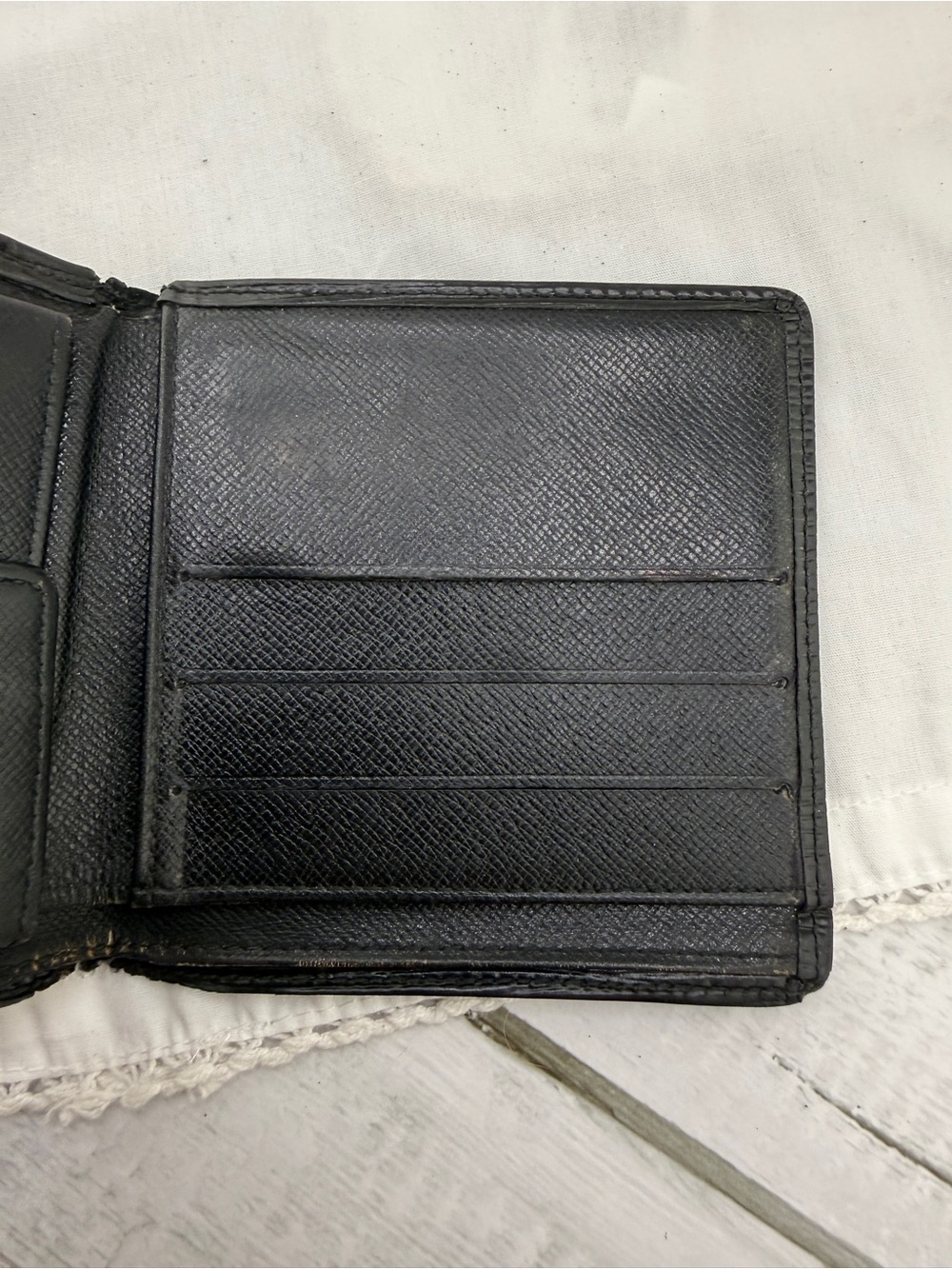 AUTHENTIC Louis Vuitton Marco Wallet. Black. - Picture 16 of 16